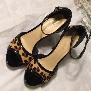 VIA SPIGA ANKLE STRAPS PLATFORM LEOPARD PRINT SHOES SIZE 11